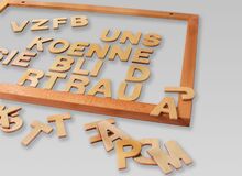 Ansicht auf die Tafel mit Buchstaben.