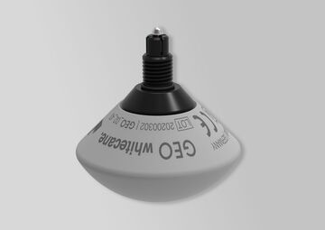 Ansicht auf eine weiße Rollspitze mit Aufnahme Adapter für den IO Blindenlangstock