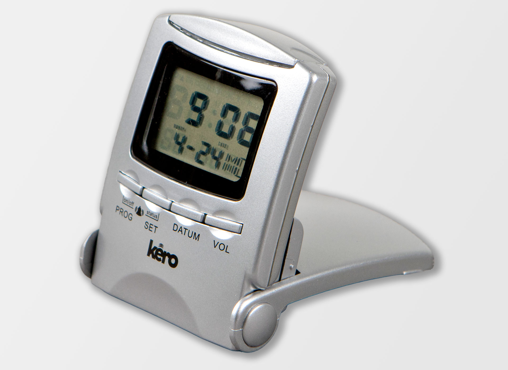 Silberner kleiner Wecker.