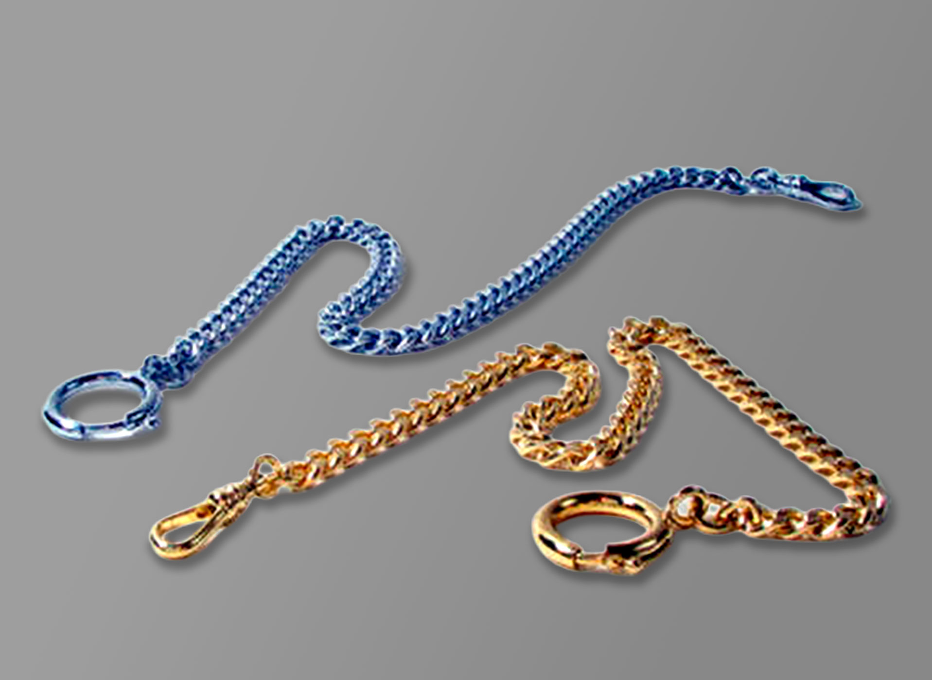 Die beiden Ketten nebeneinander liegend.