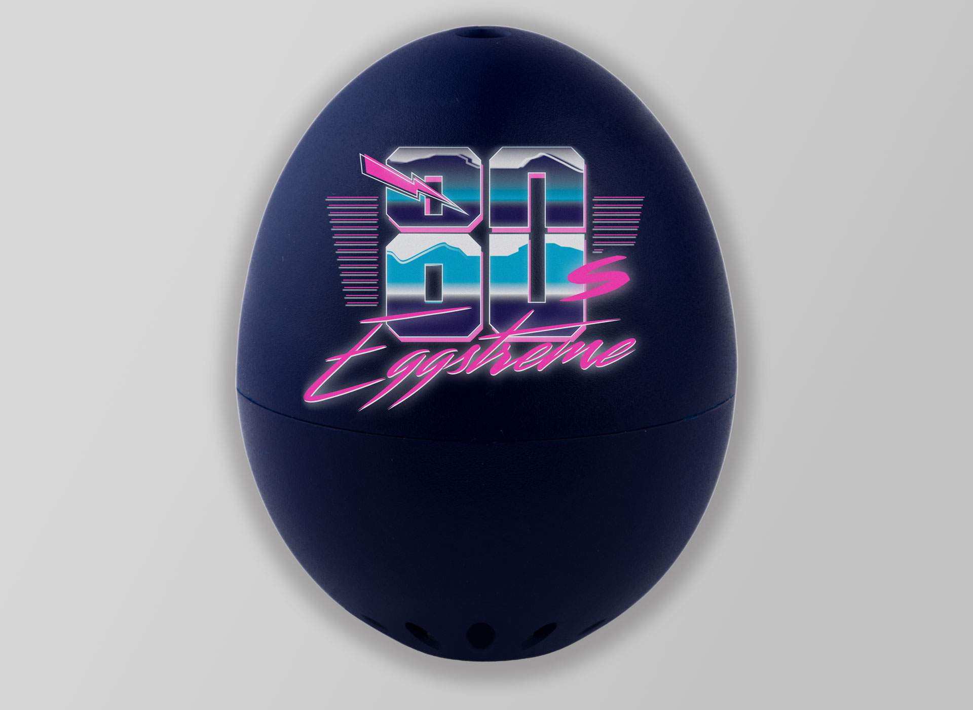 Ansicht auf ein dunkelblaues Ei mit Schrift 80