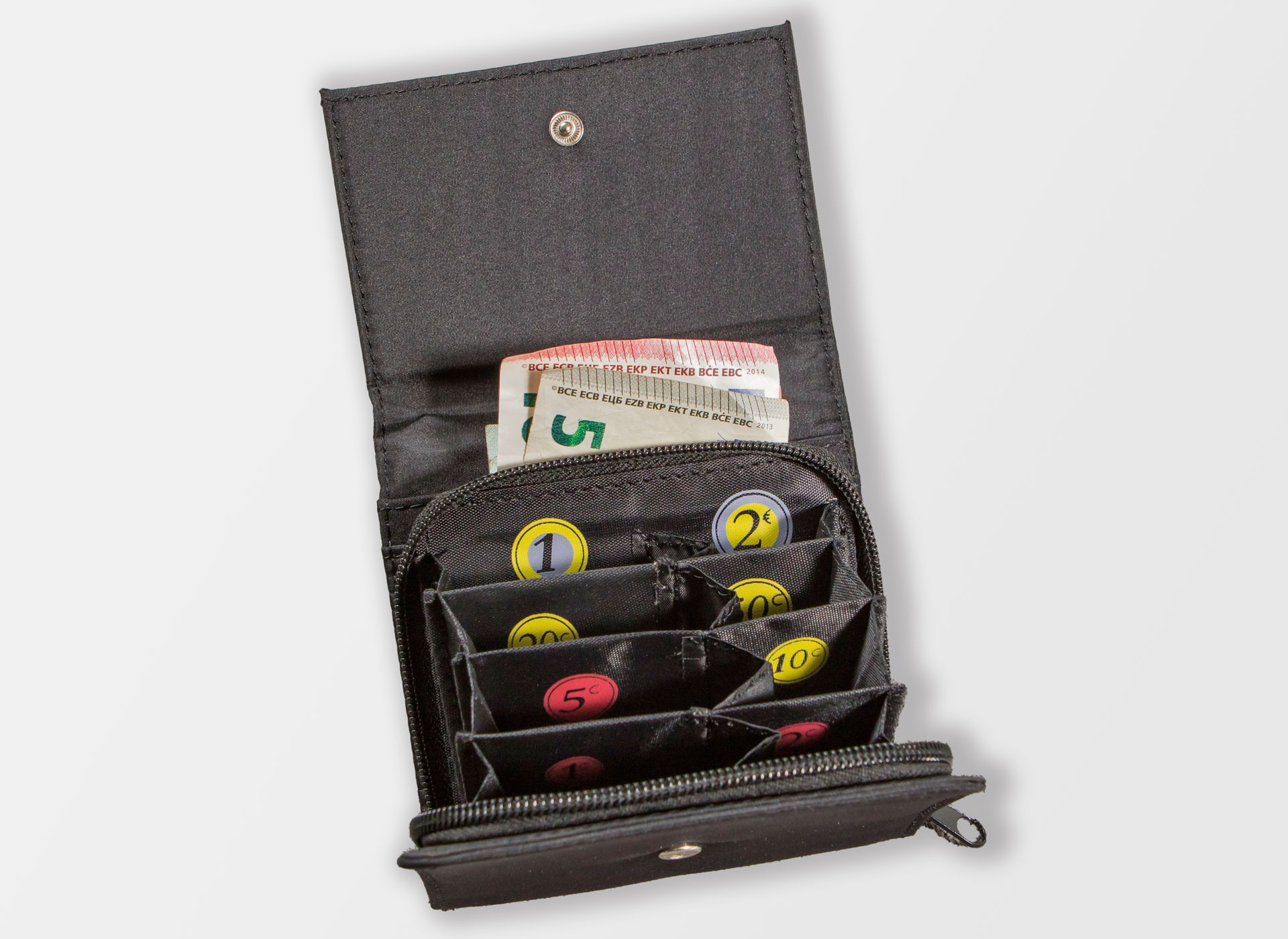 Ansicht auf die ausgeklappte Geldbörse.