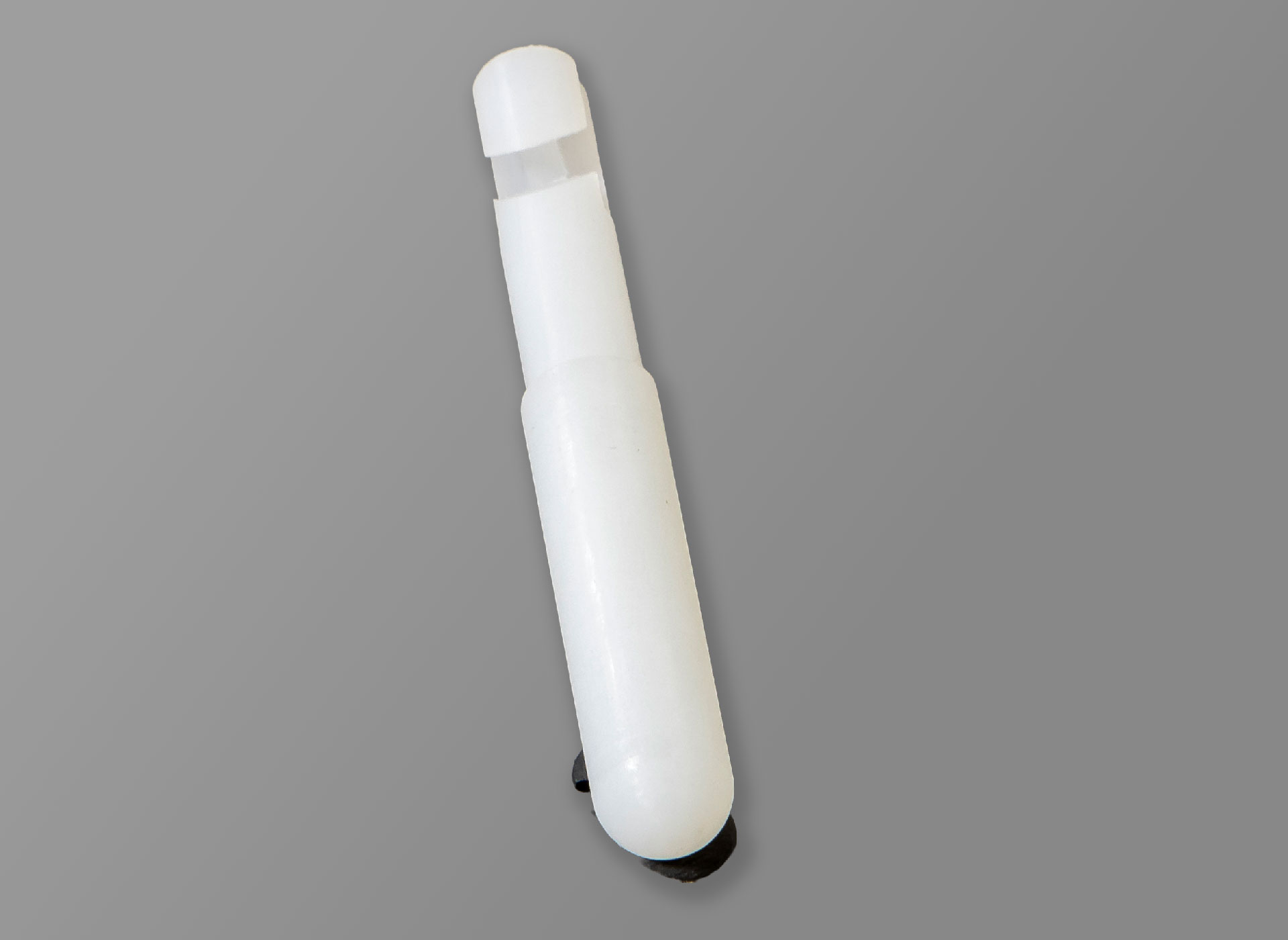 Ansicht einer weißen fingerförmigen Tastspitze zum Einhängen