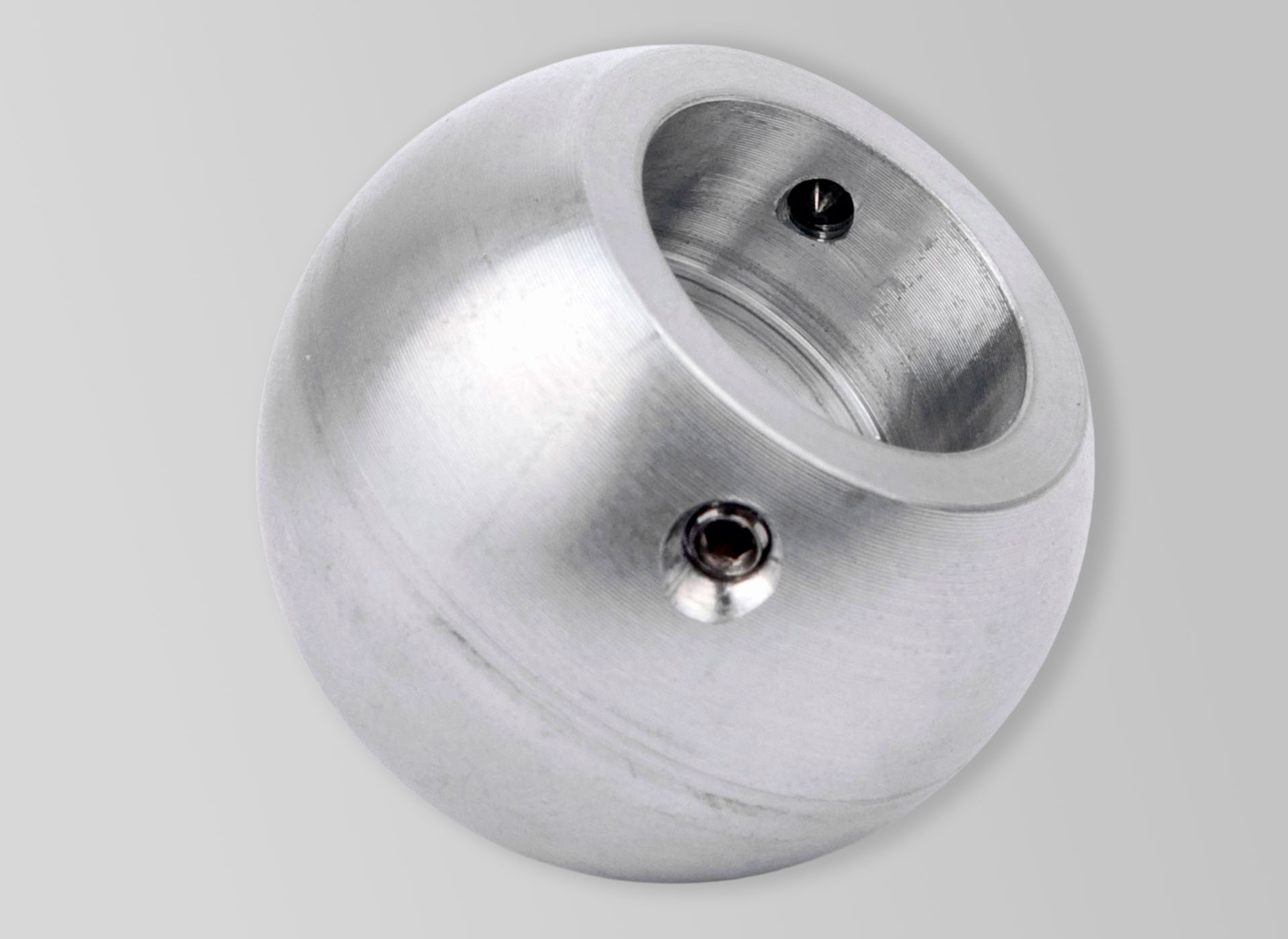 Ansicht auf die silberne Rollspitze.