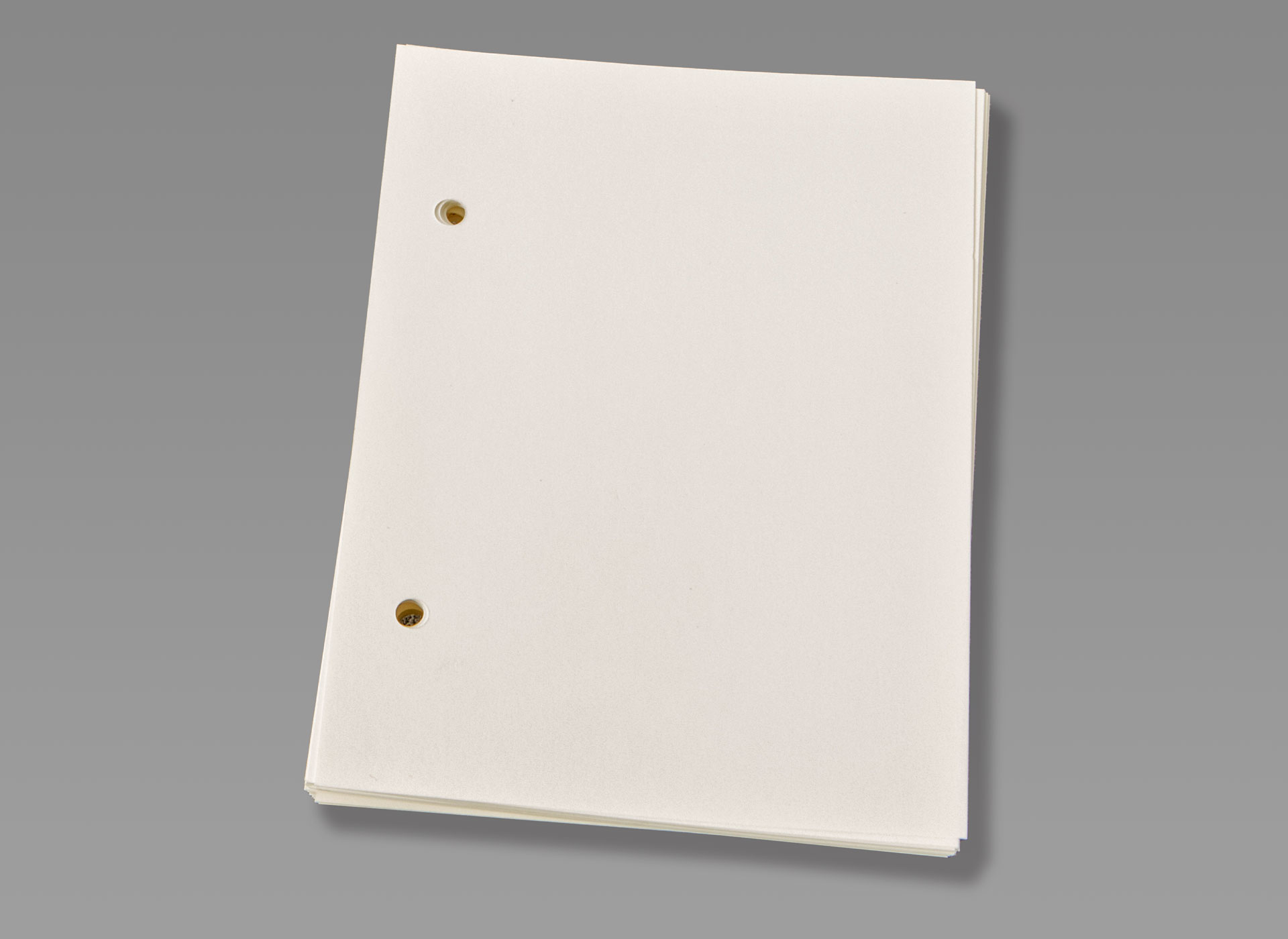 Braille-Papier, links gelocht.